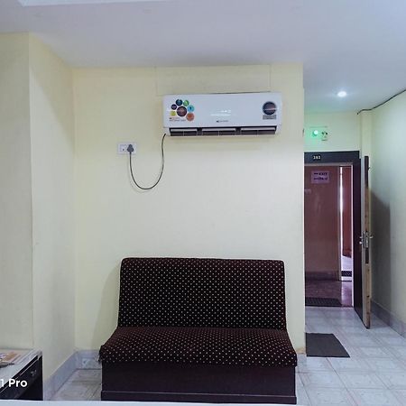 Hotel Ambassador Inn Gwalior Exteriör bild